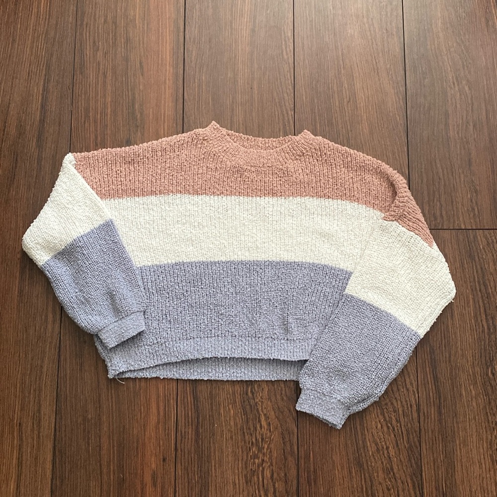 KNITTED SWEATER